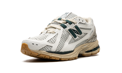 New Balance 1906R "Kith- Black"