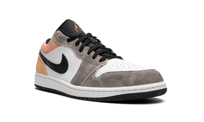 Jordan 1 Low SE Flight Club