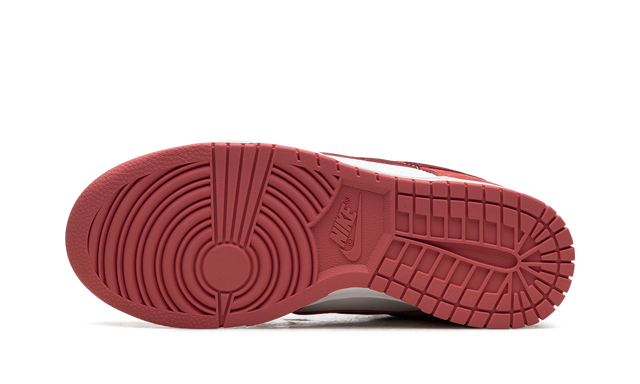Nike SB Dunk Low Valentines Day (2024)