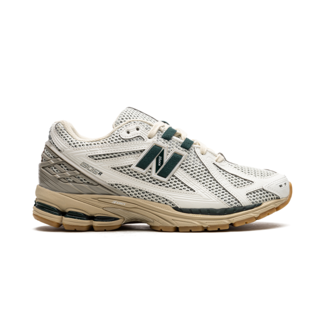 New Balance 1906R "Kith- Black"