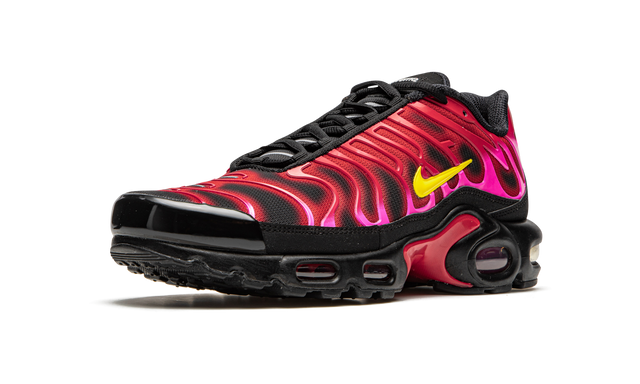 Air Max Plus TN x Supreme University Red