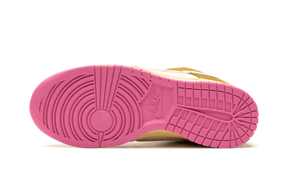 Nike Dunk Bronzine Pink