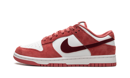 Nike SB Dunk Low Valentines Day (2024)