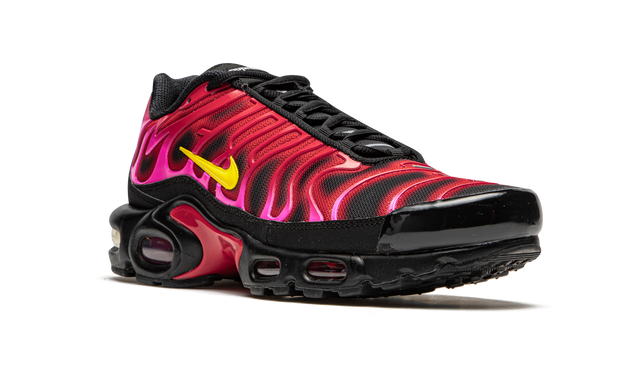 Air Max Plus TN x Supreme University Red