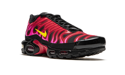 Air Max Plus TN x Supreme University Red