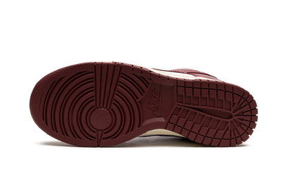 Nike Dunk Low PRM Vintage Team Red